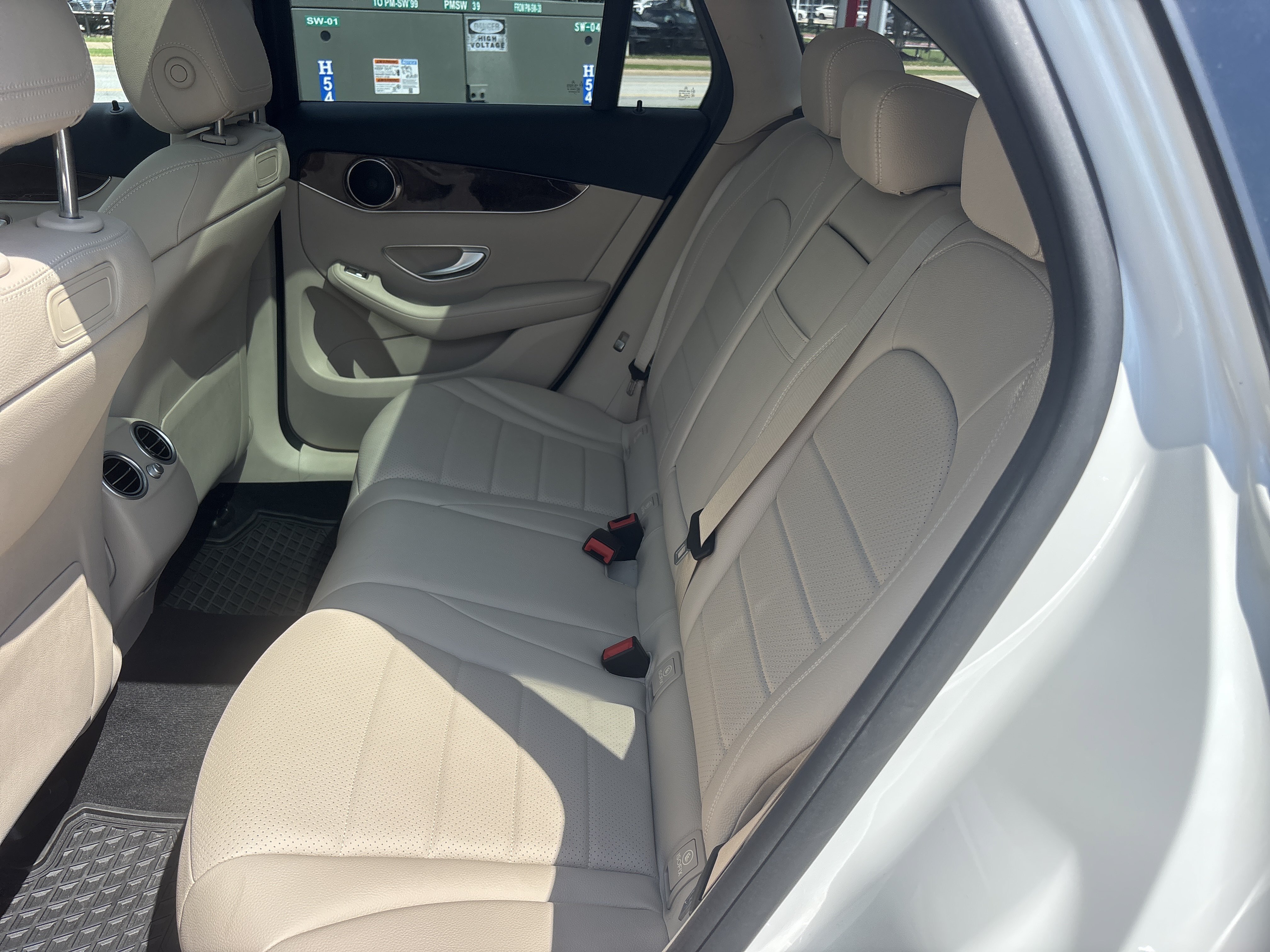Used 2018 POLAR WHITE Mercedes-Benz 300 4Matic image 16
