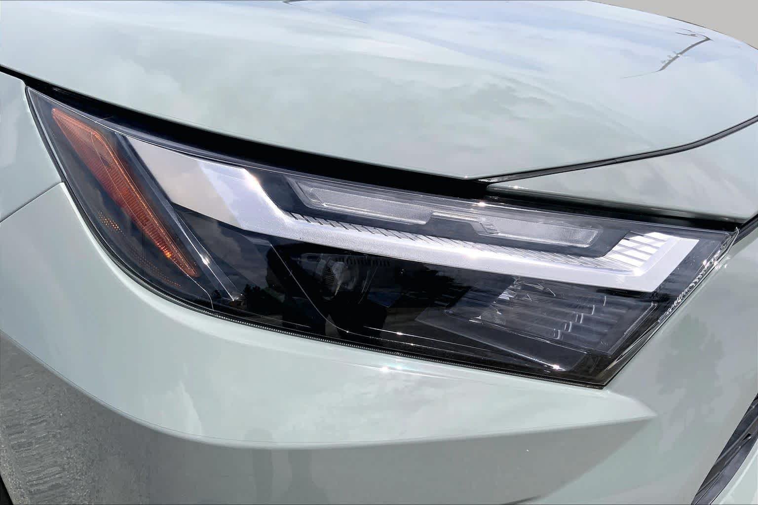 Used 2023 Lunar Rock Toyota XLE Premium image 27