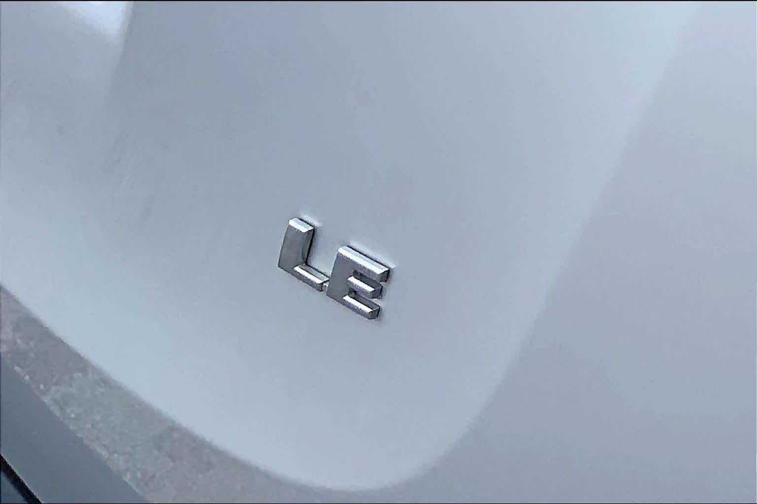 Used 2015 Classic Silver Metallic Toyota LE image 30