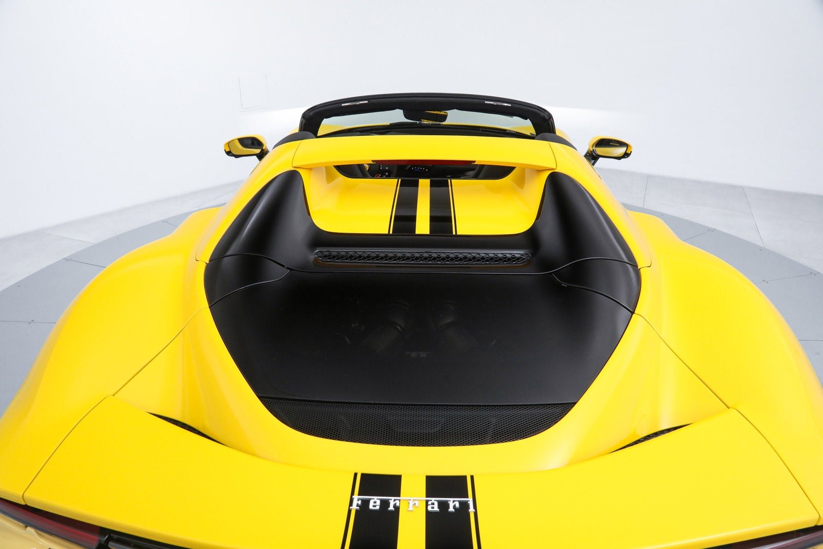 Used 2024 Giallo Modena Ferrari  image 35