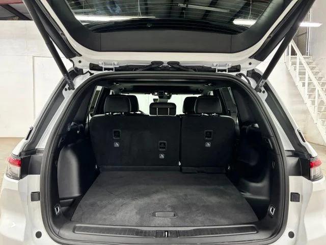 Used 2025 White Jeep Altitude X image 24