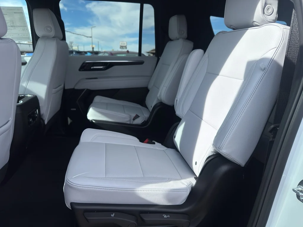 2026 Chevrolet Suburban Premier - Photo 14