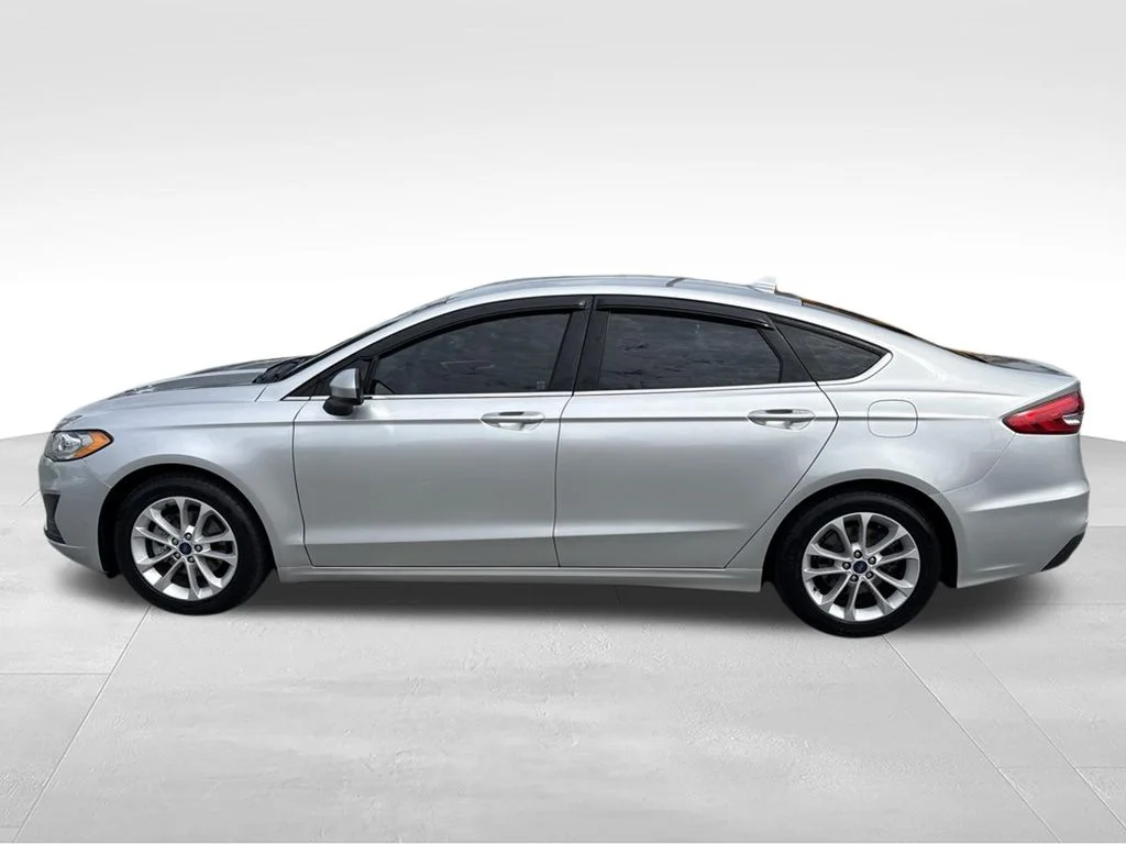 Used 2019 Silver Ford SE image 2