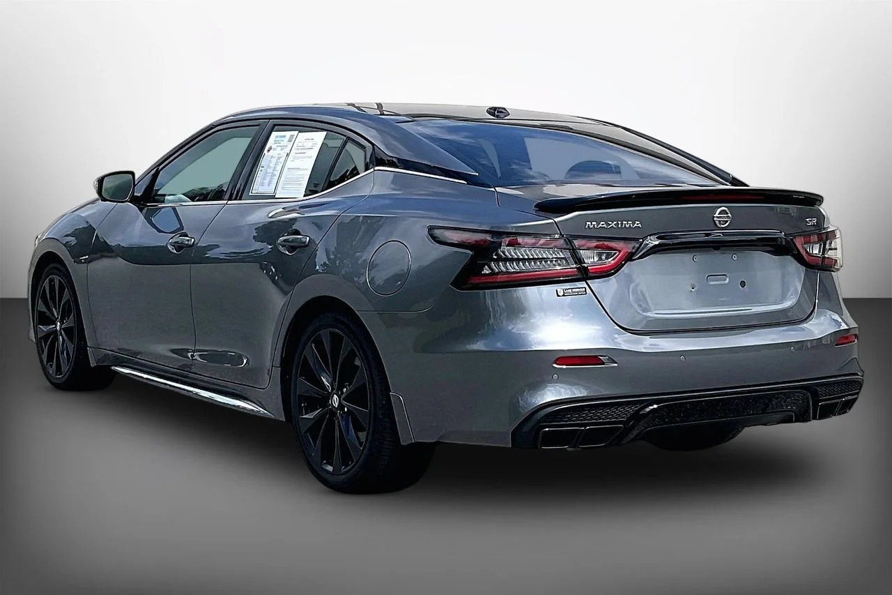 Certified Used 2021 Gray Nissan SR image 6