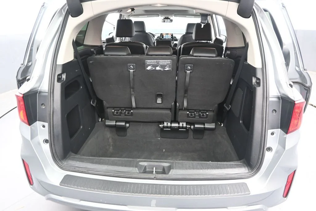 Used 2025 Solar Silver Metallic Honda EX-L image 11