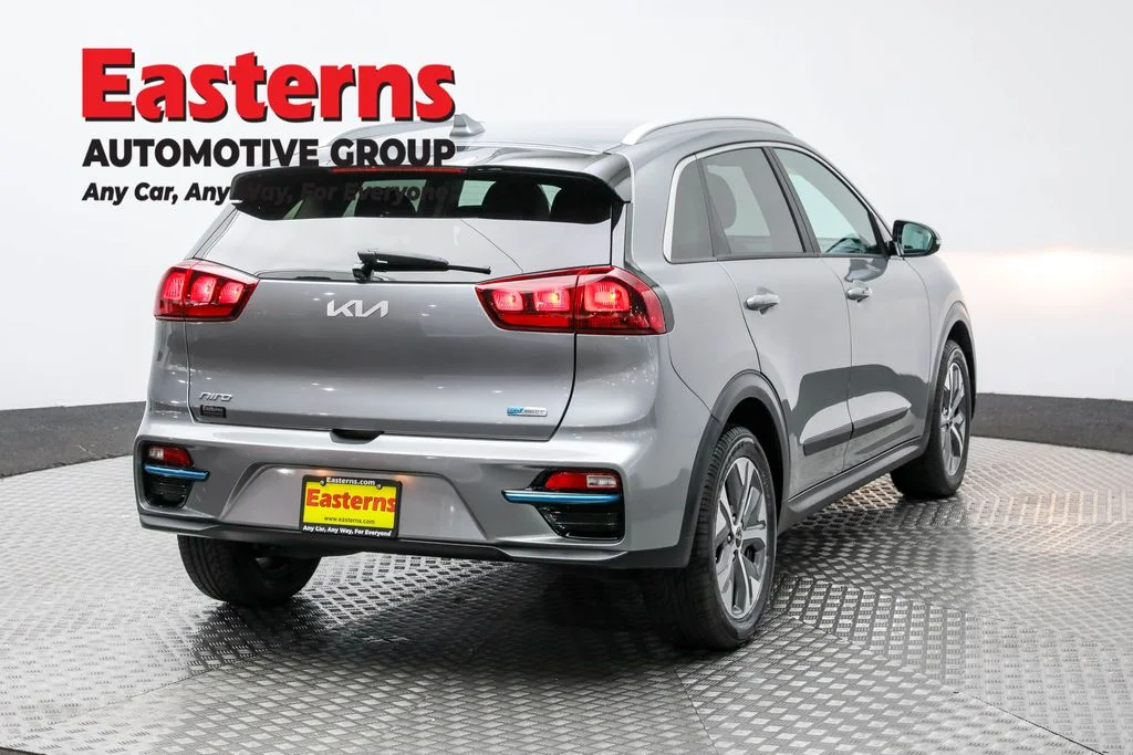 Used 2022 Gray Kia EX image 5