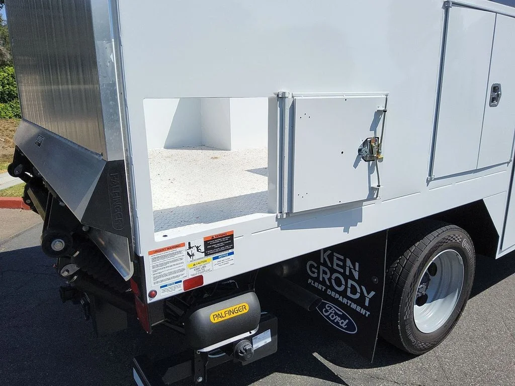 2025 Ford F-550 Super Duty Chassis Cab XL - Photo 24