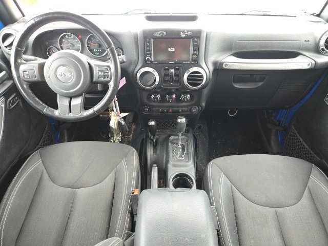 Used 2016 Hydro Blue Pearlcoat Jeep Sahara image 11