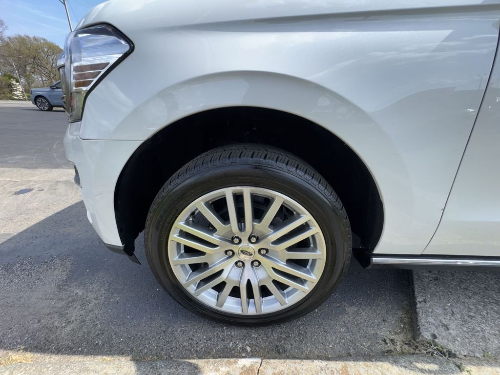 Used 2024 White Ford Limited image 10