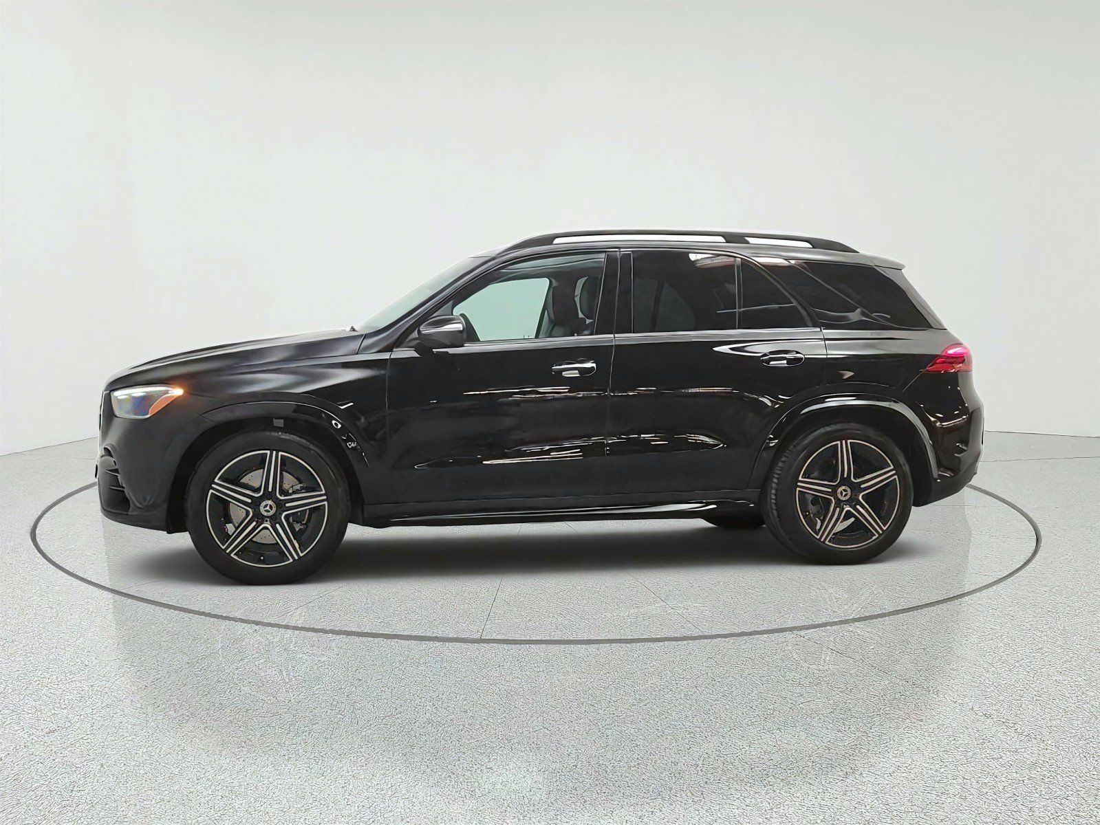 Certified Used 2024 Black Mercedes-Benz GLE 450 4MATIC® SUV image 8