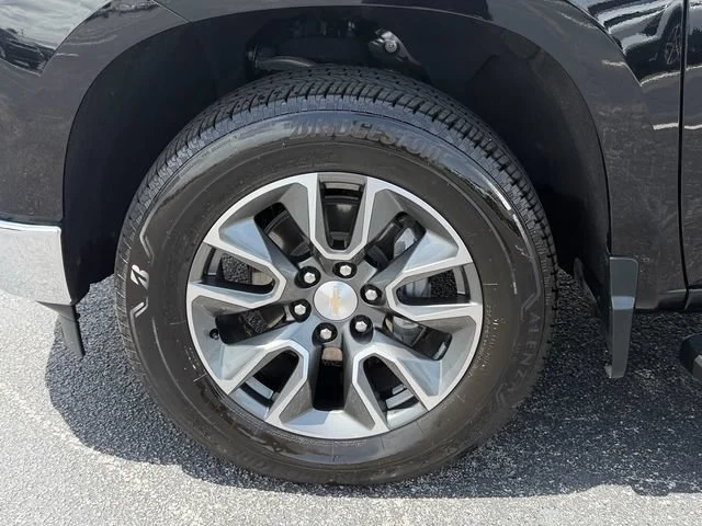 Used 2024 Black Chevrolet LT image 17