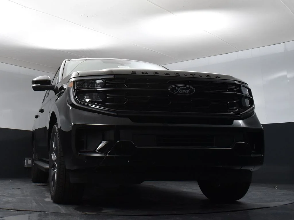 New 2026 Black Ford Platinum image 30