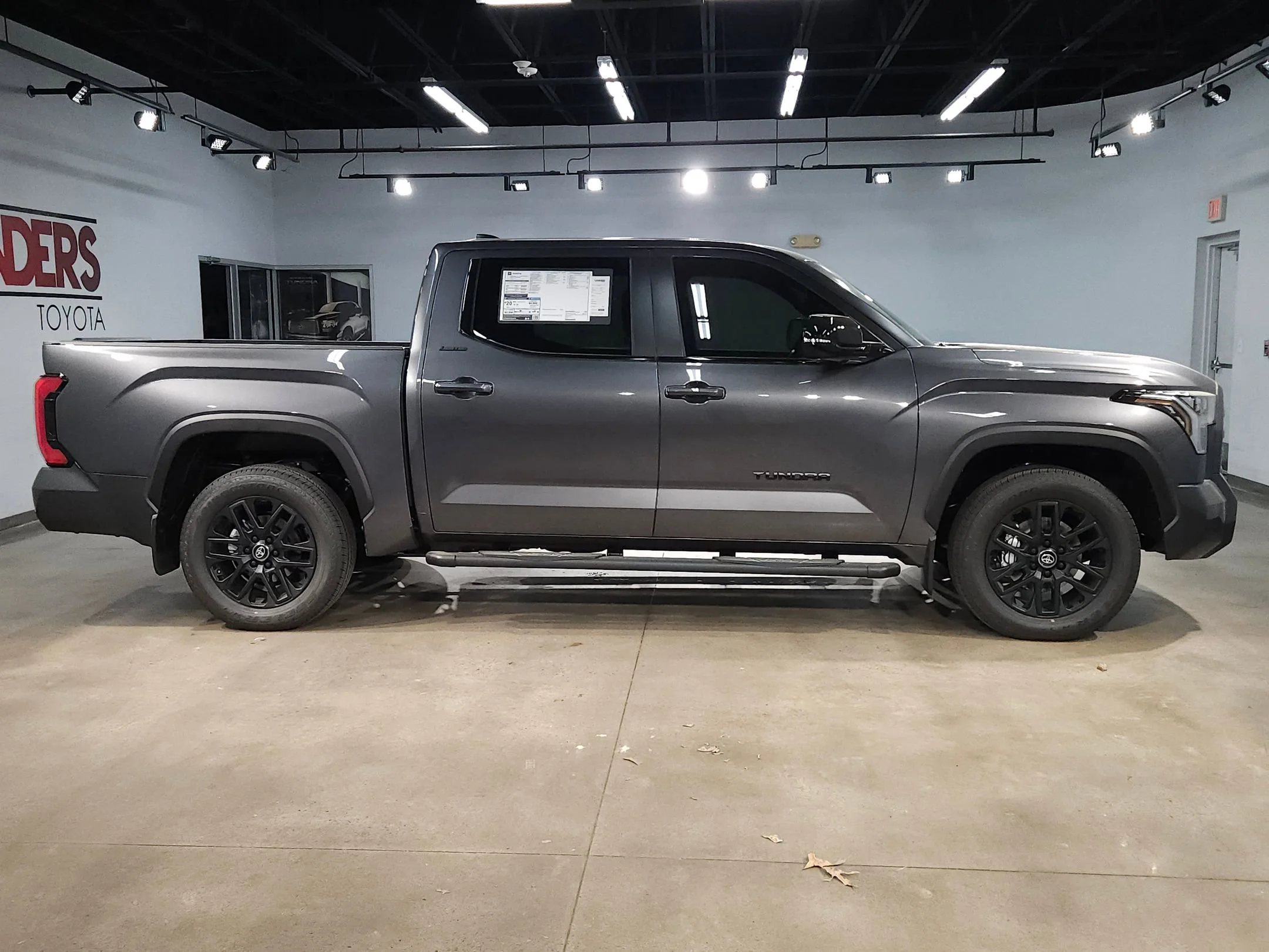 2026 Toyota Tundra Limited - Photo 8