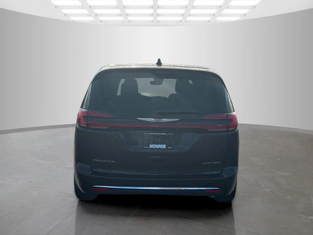 New 2026 Diamond Black Crystal Pearl-Coat Exterior Paint Chrysler Limited image 6