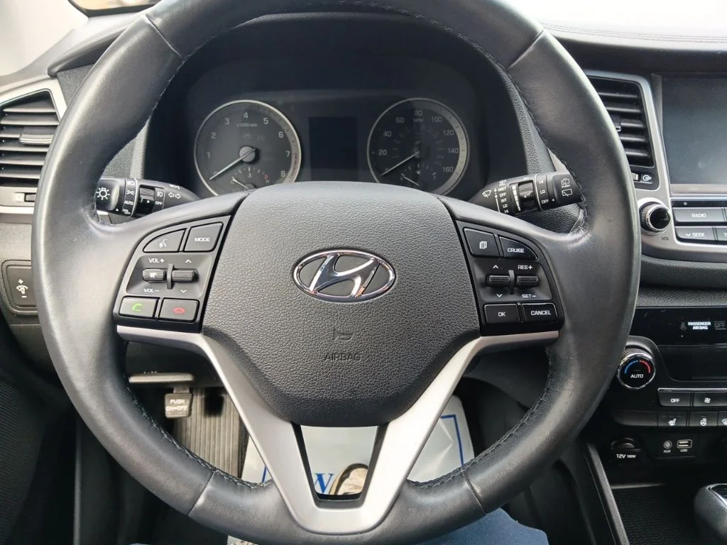 Used 2018 Black Noir Pearl Hyundai Limited image 16
