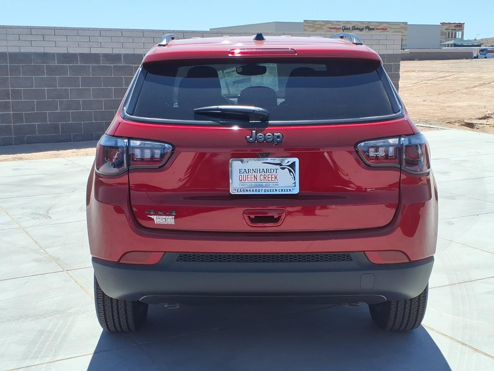 New 2026 Red Hot Pearlcoat Jeep Latitude Altitude image 5