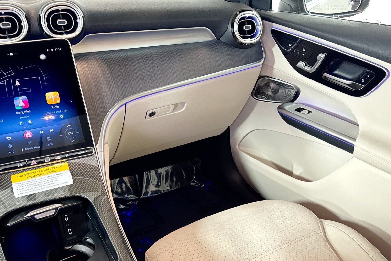 New 2026 Polar White Mercedes-Benz GLC 300 image 21