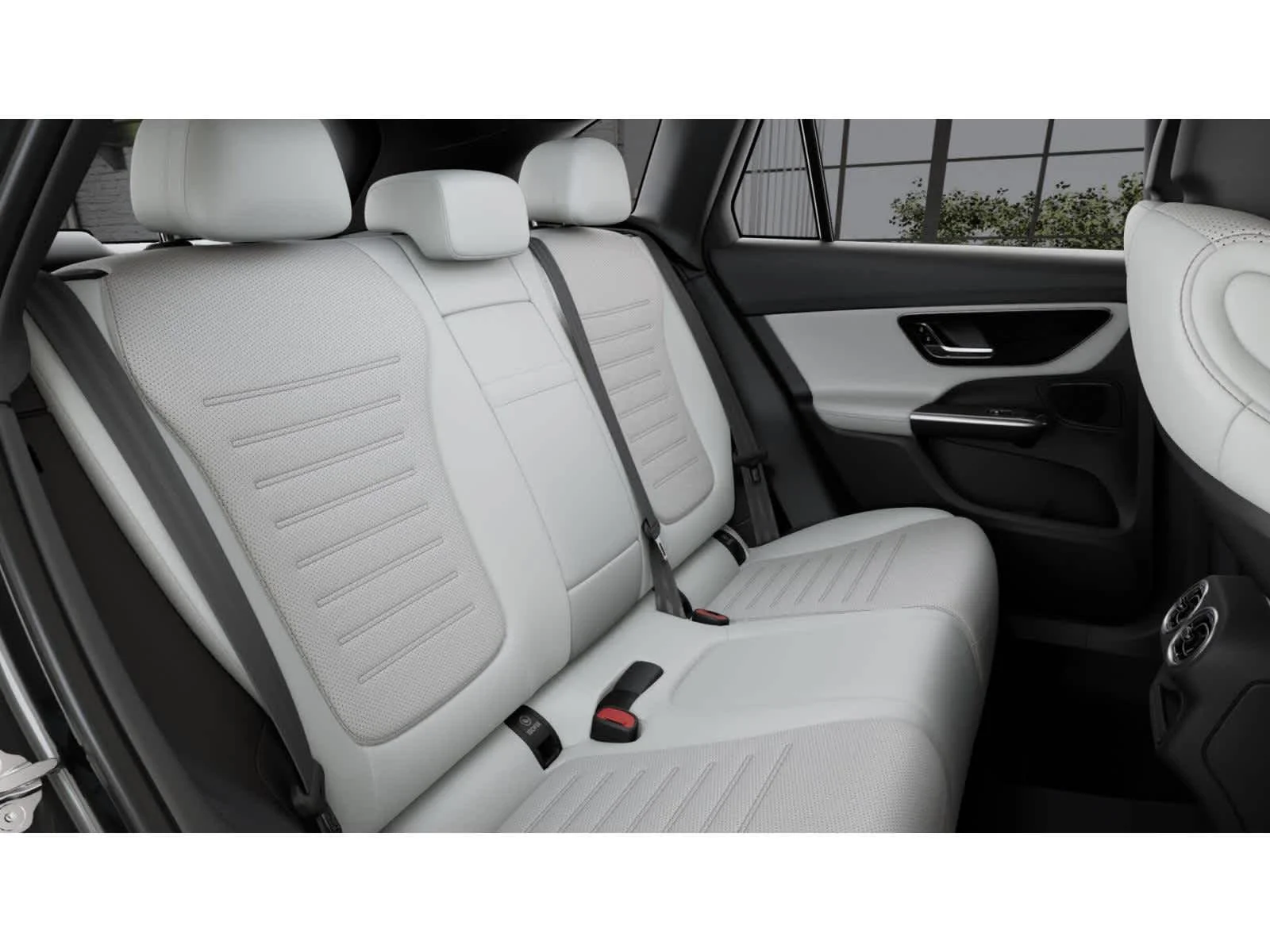 Used 2026 Graphite Grey Metallic Mercedes-Benz GLC 300 image 4