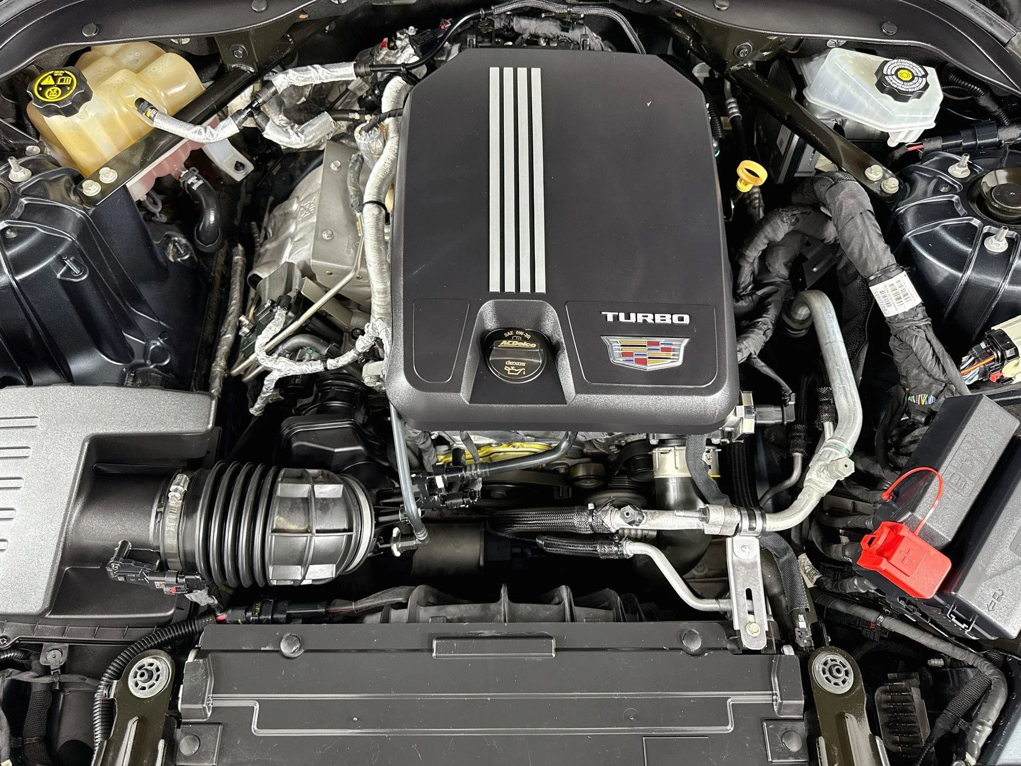 Used 2020 SHADOW METALLIC Cadillac Premium Luxury image 31