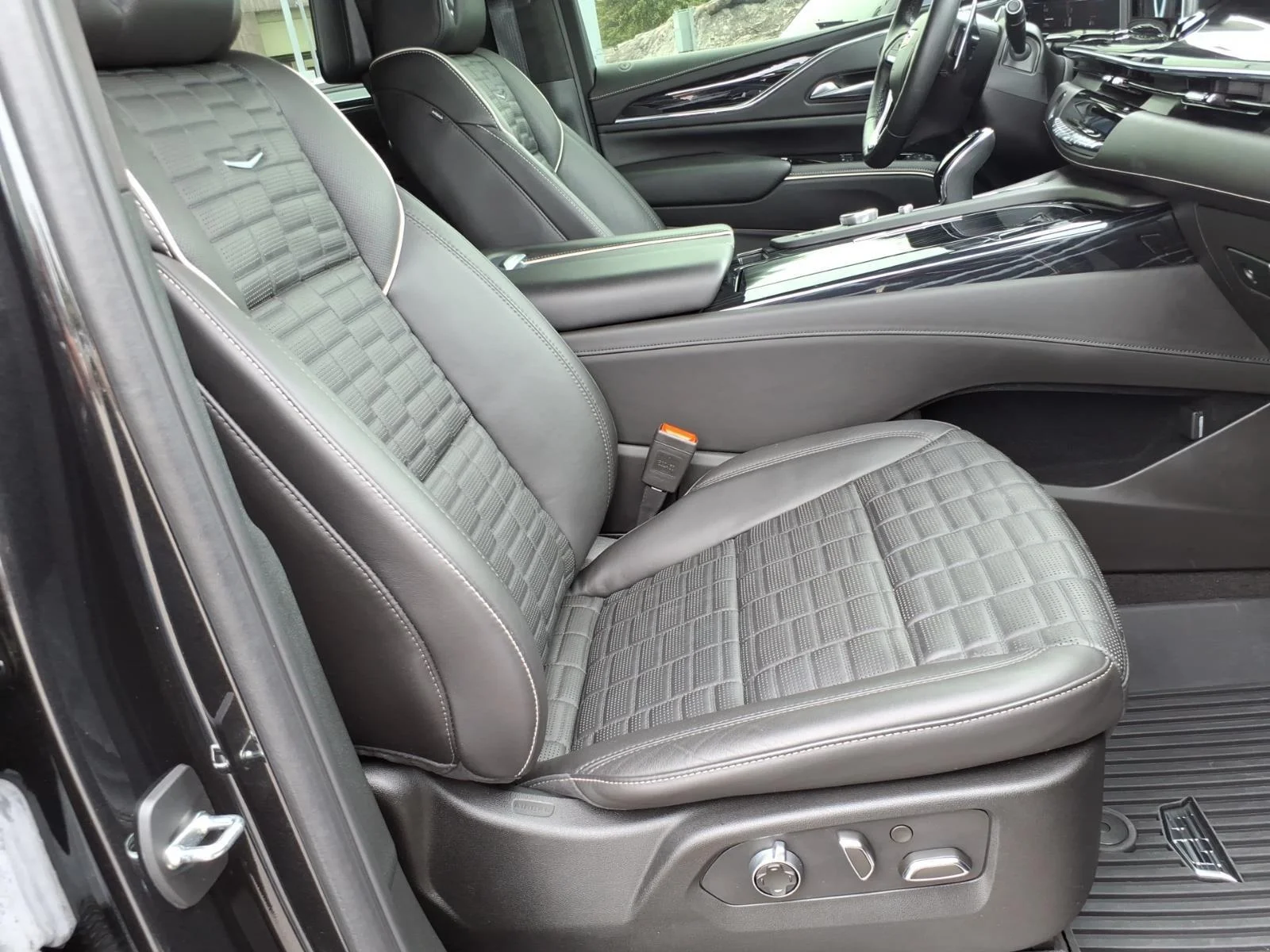 Used 2024 Black Diamond Tricoat Cadillac AWD V-Series image 24