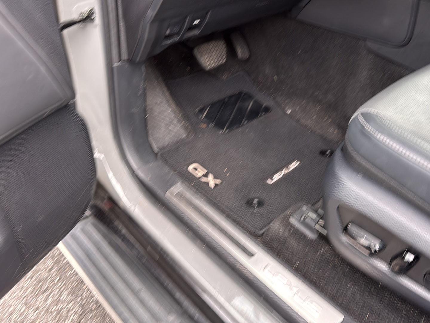 Used 2024 Incognito Lexus GX 550 Premium+ image 3