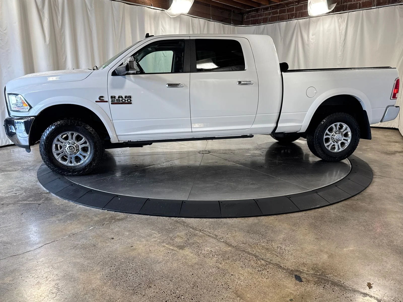 Used 2017 Bright White Clearcoat Ram Laramie image 8
