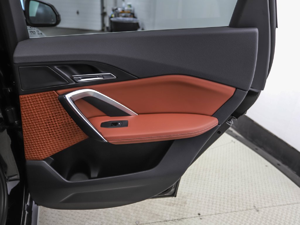 New 2027 Jet Black BMW xDrive28i image 25