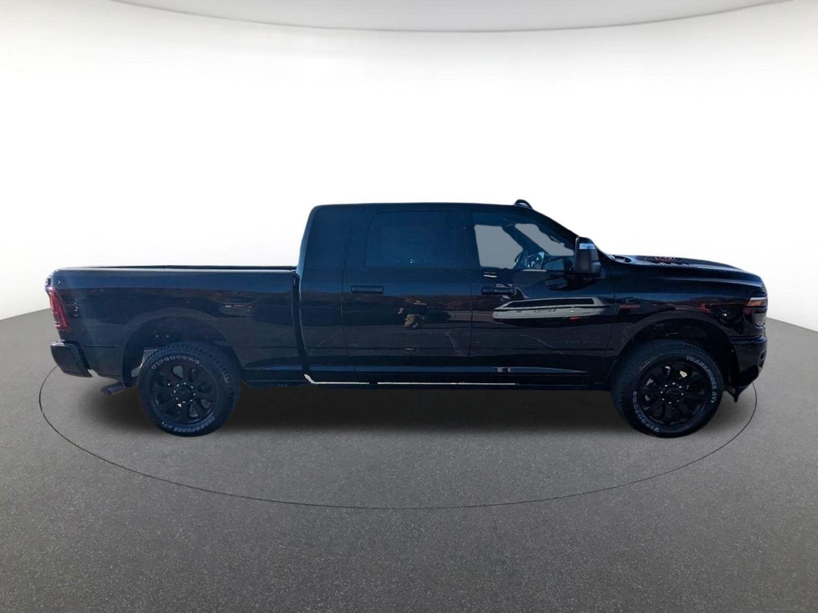 New 2026 Diamond Black Crystal Pearl-Coat Exterior Paint RAM Laramie image 3