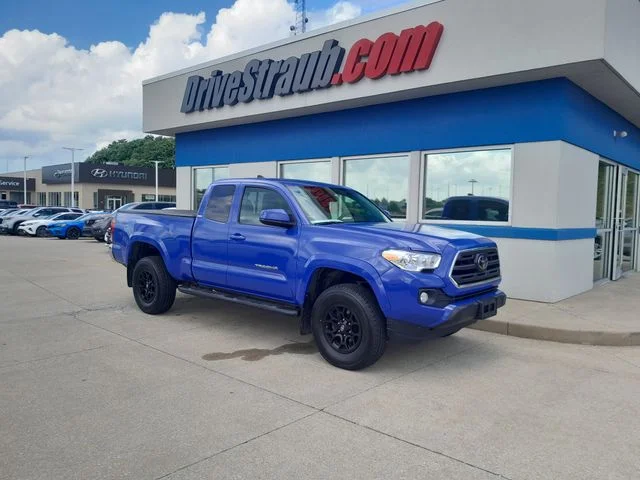 Used 2019 Gray Toyota SR5 image 2