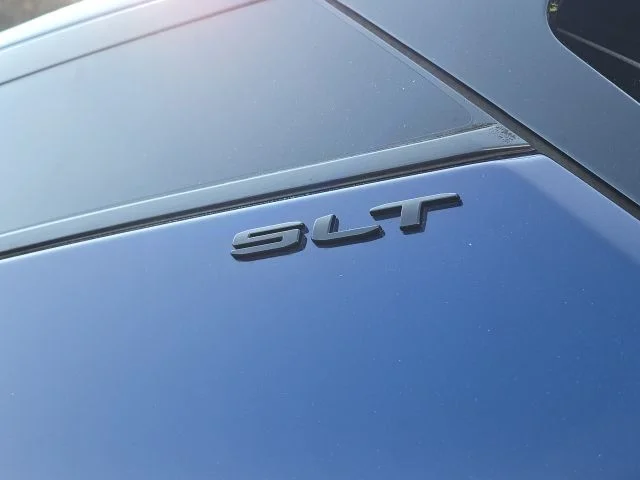Used 2022 Blue GMC SLT image 10