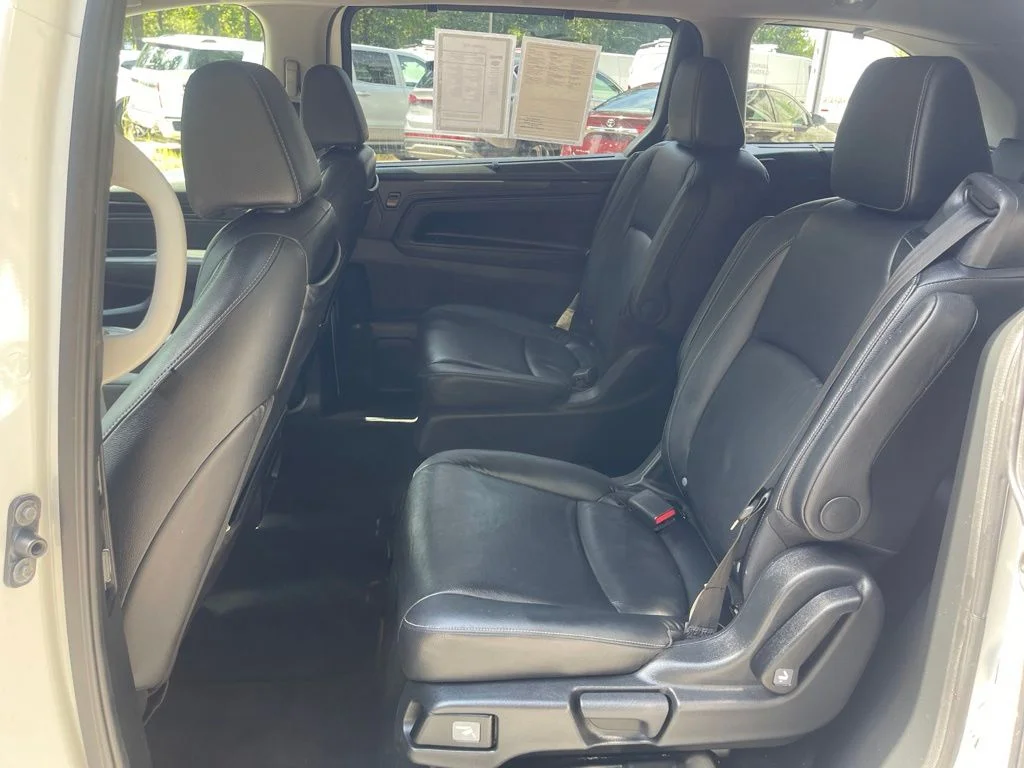 Used 2023 White Honda Touring image 13