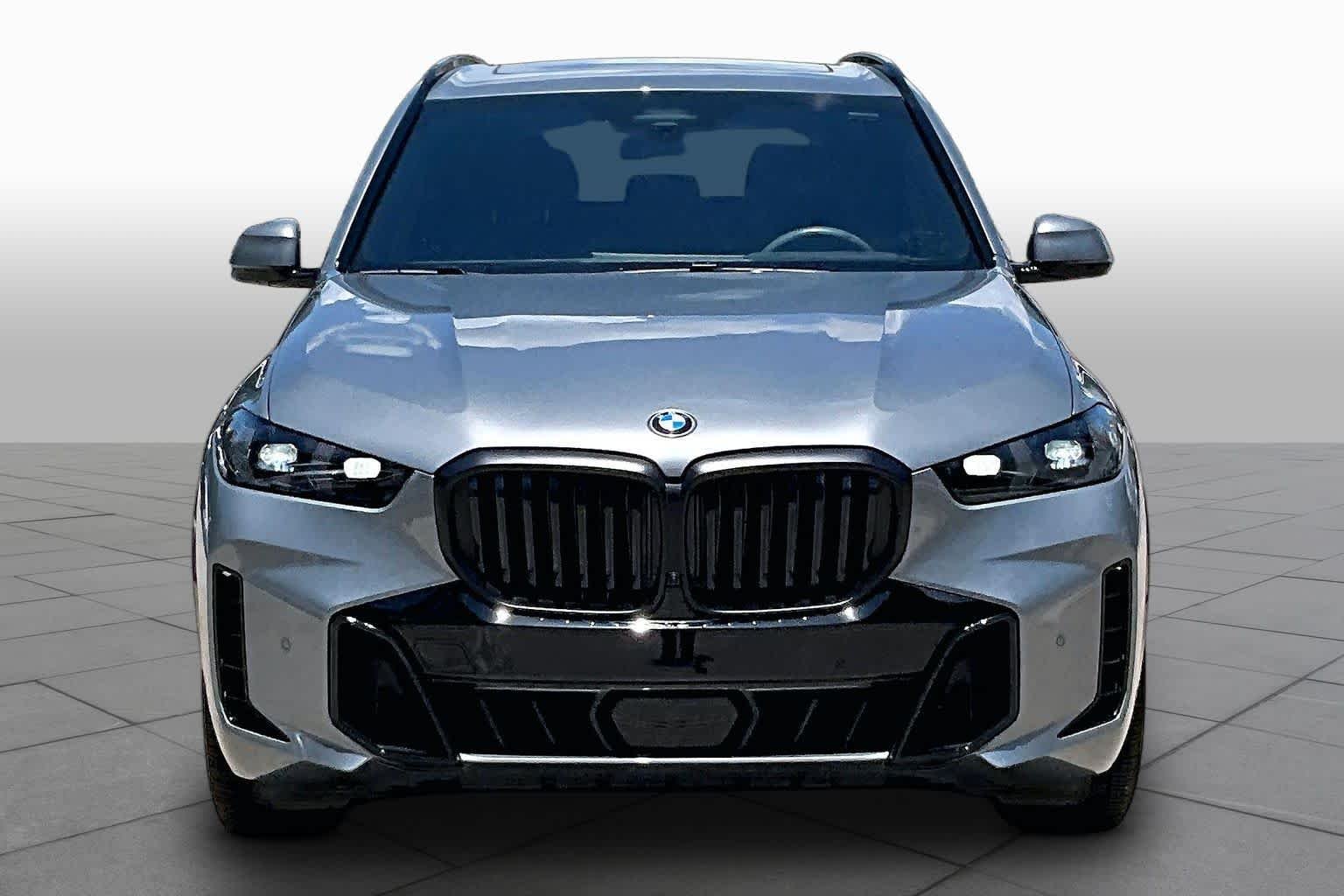 Used 2024 Skyscraper Grey Metallic BMW xDrive40i image 3