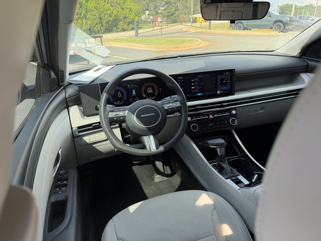 Used 2025 Silver Hyundai SEL image 21