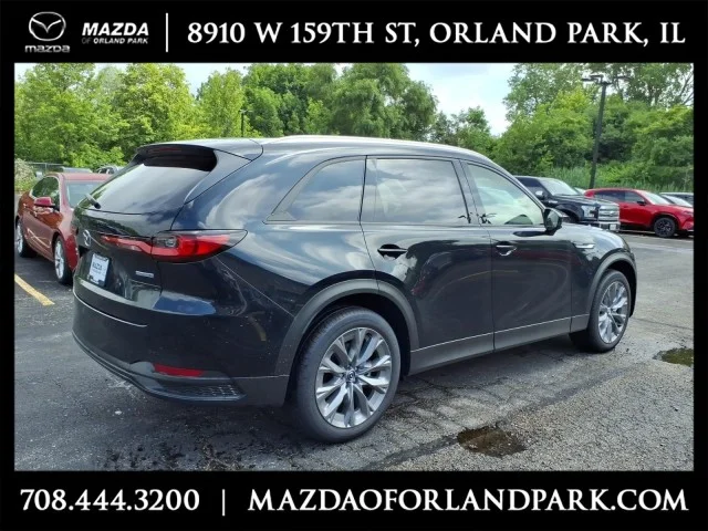 New 2026 BLACK Mazda Preferred image 3