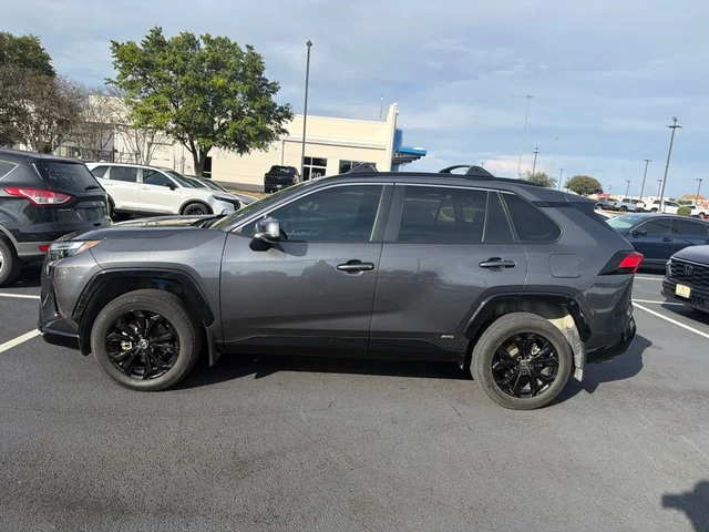 Pre-Owned 2023 Toyota RAV4 Hybrid SE