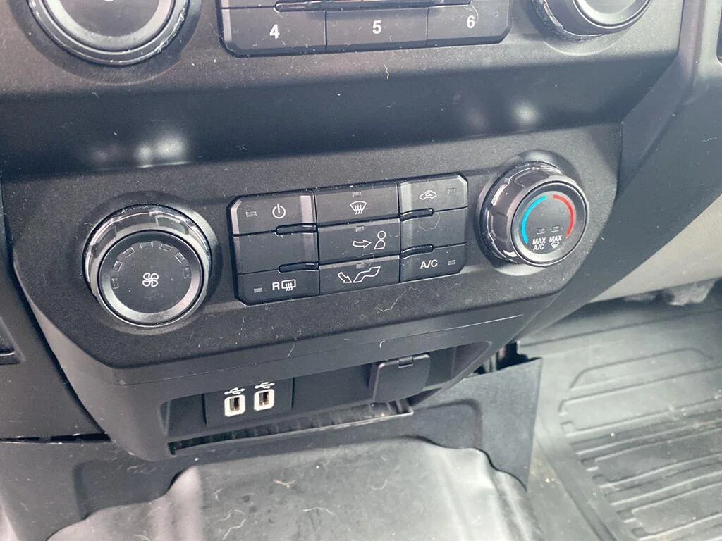Used 2020 Magnetic Ford XL image 20
