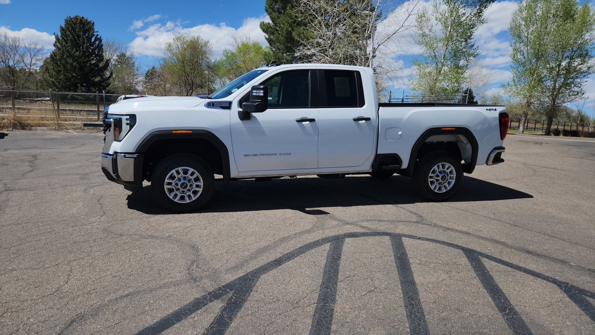 Used 2025 Summit White GMC Pro image 5