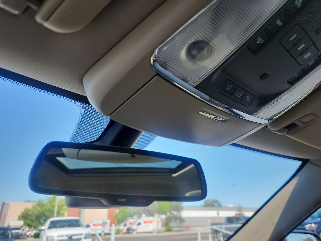 Used 2015 Champagne Jeep Limited image 29