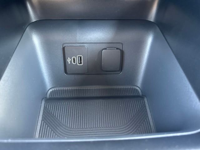 New 2026 Vapor Blue Metallic Ford Active image 26