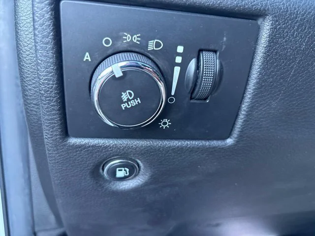 Used 2014 White Jeep Laredo image 18