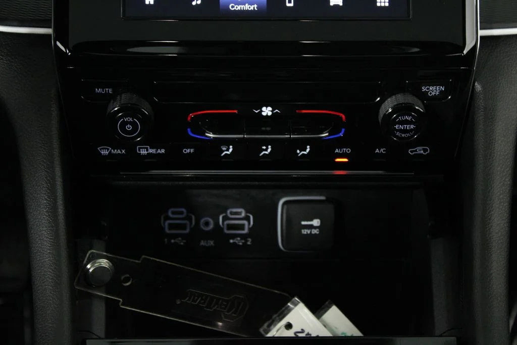 Used 2025 Silver Jeep Laredo X image 21