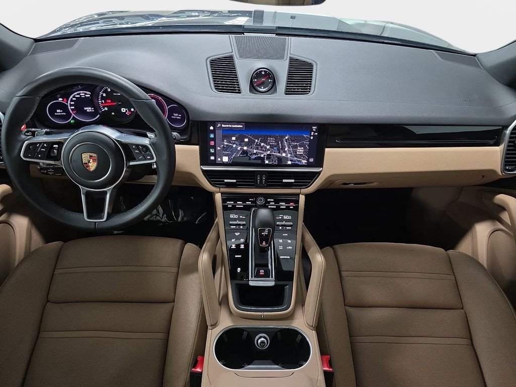 Certified Used 2023  Porsche Base image 12