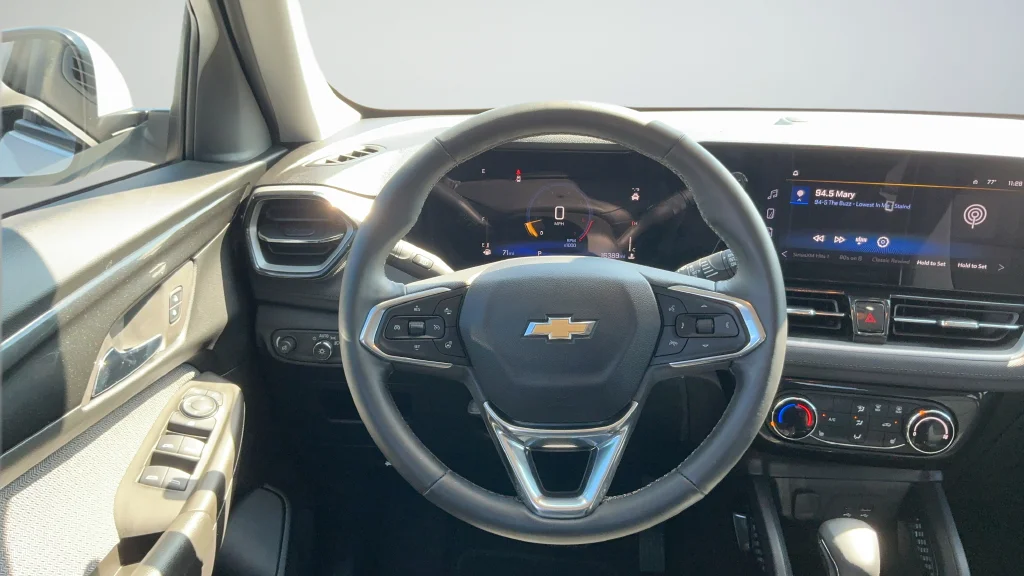 Used 2026 White Chevrolet LT image 9