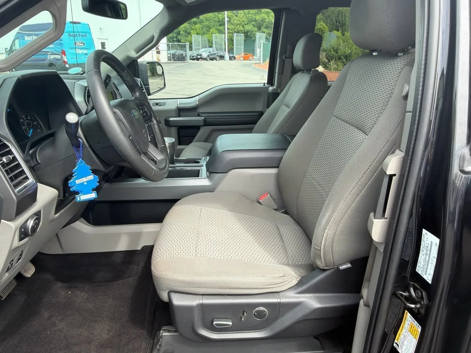 Used 2015 Tuxedo Black Metallic Ford XLT image 4