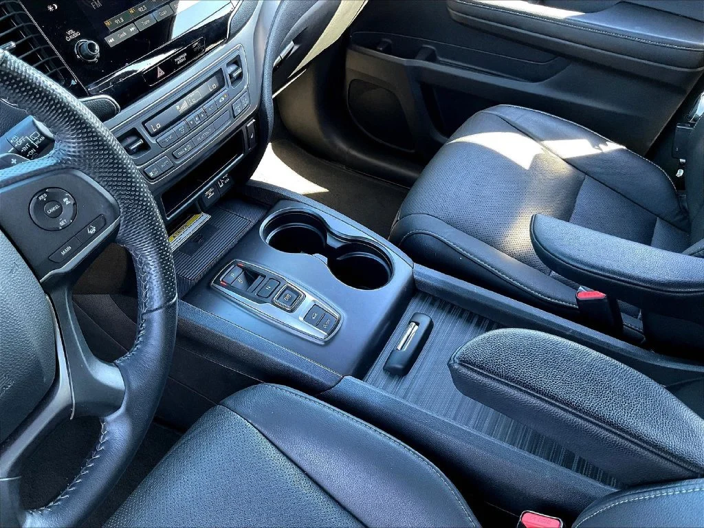 Used 2023  Honda EX-L image 19
