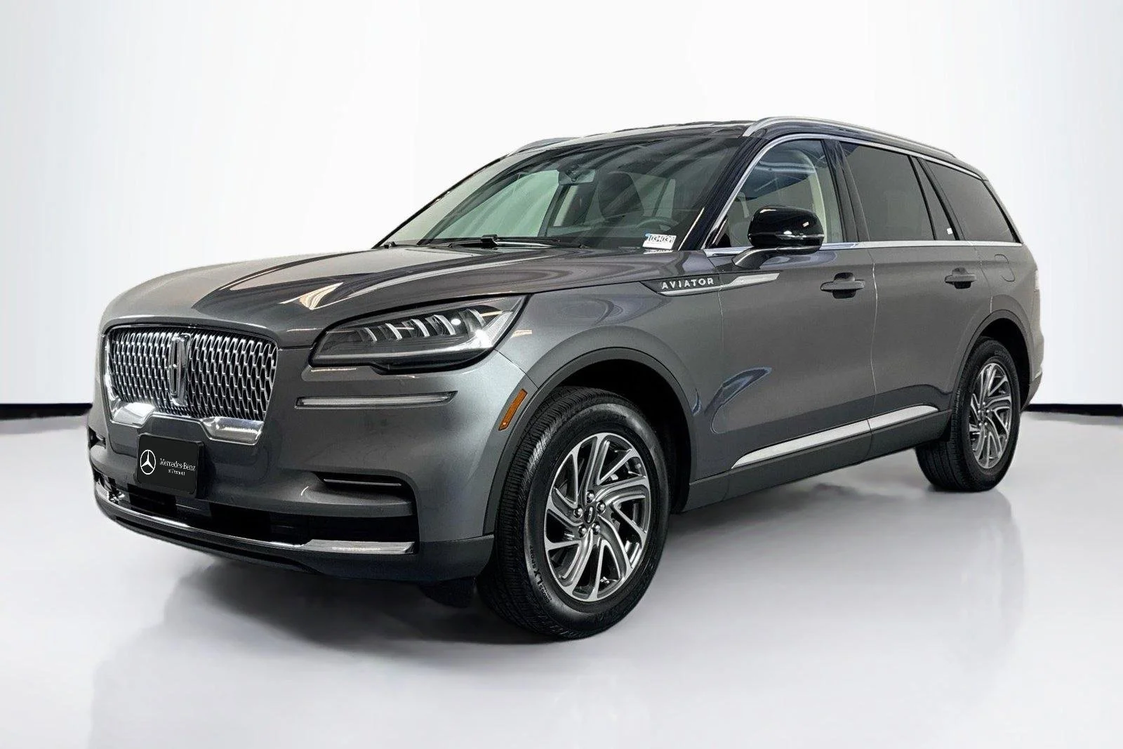 Used 2024 Asher Gray Metallic Clearcoat Lincoln Premiere image 1