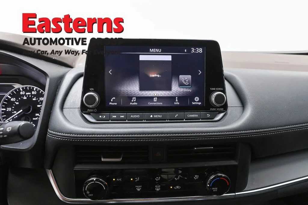 Used 2023 Red Nissan S image 12