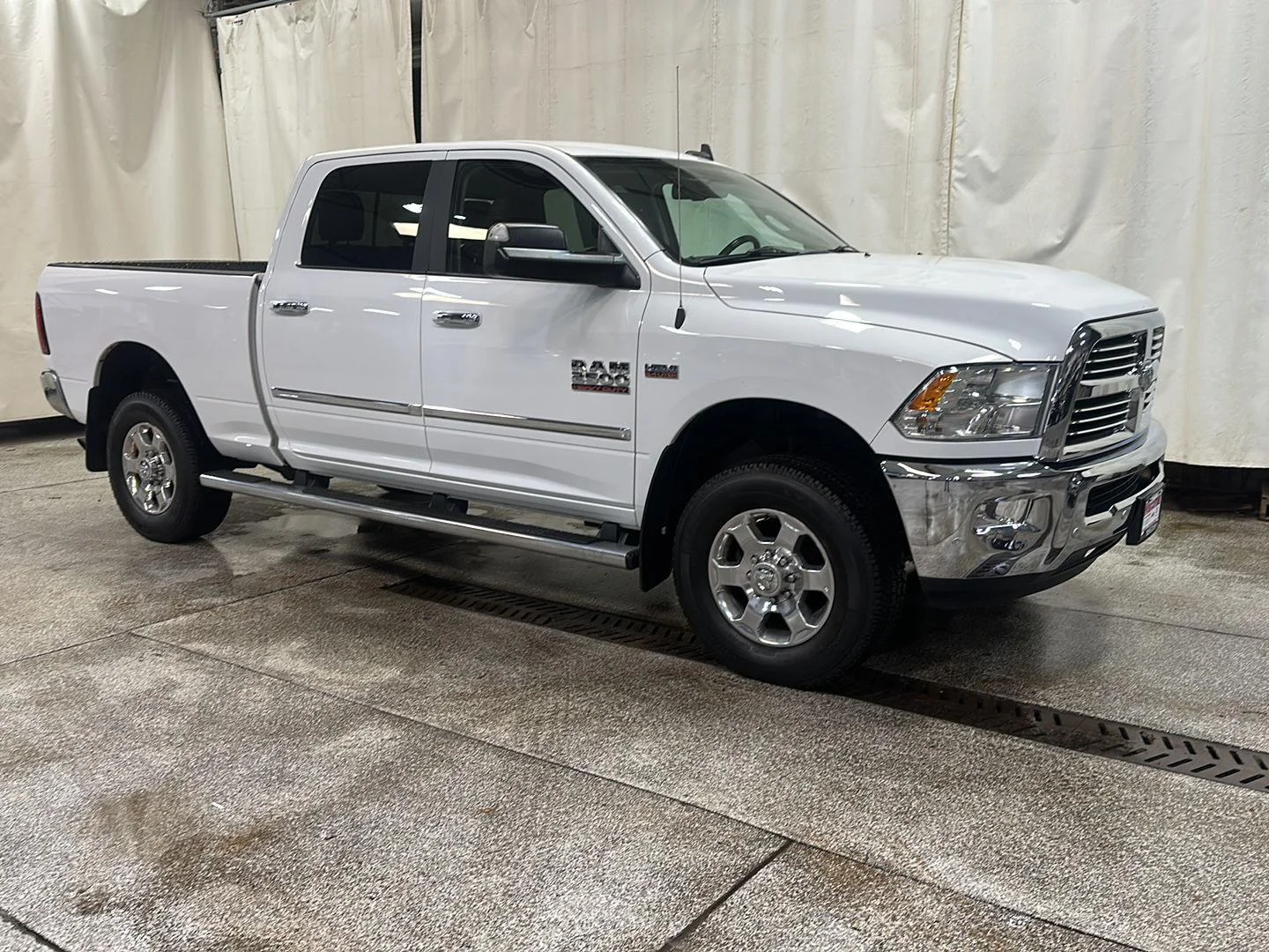 Used 2018 Bright White Clearcoat Ram Big Horn image 8