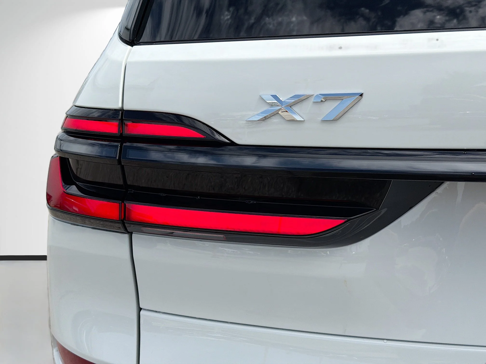 New 2027 Alpine White BMW xDrive40i image 10