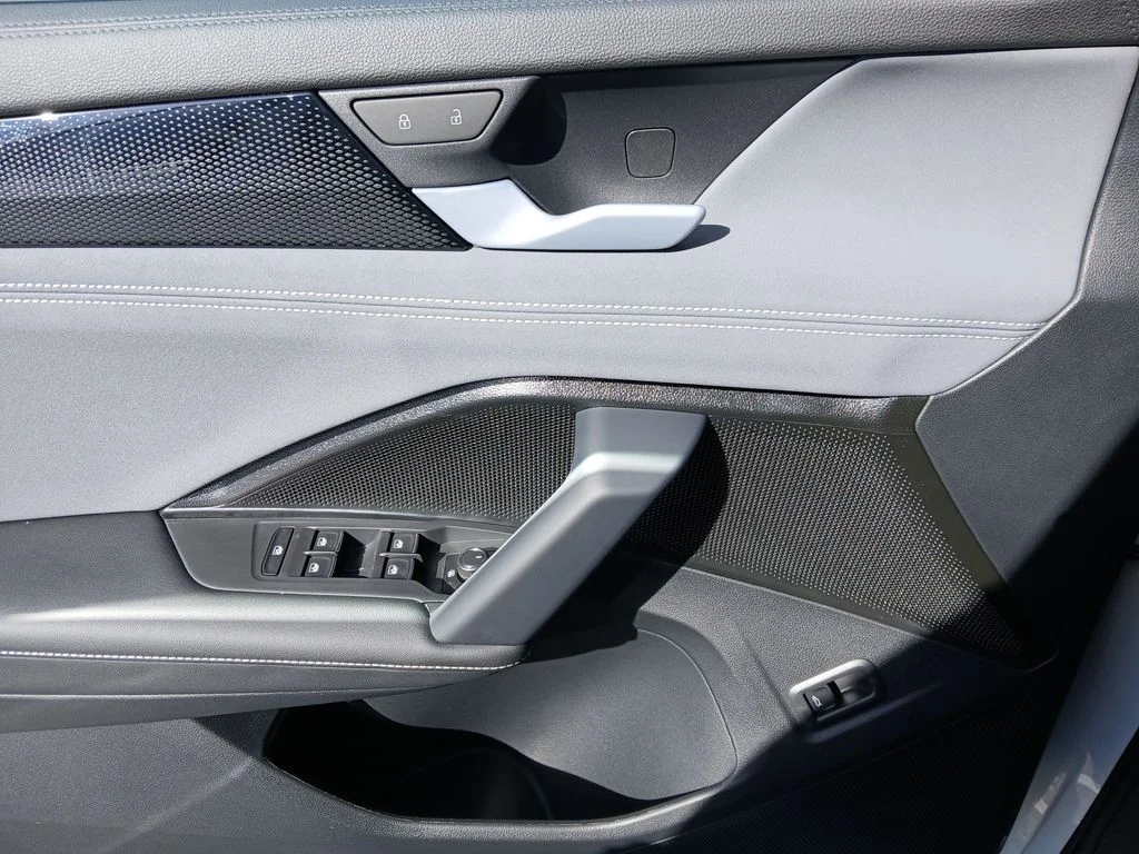 New 2026 White Volkswagen 2.0T SE image 11